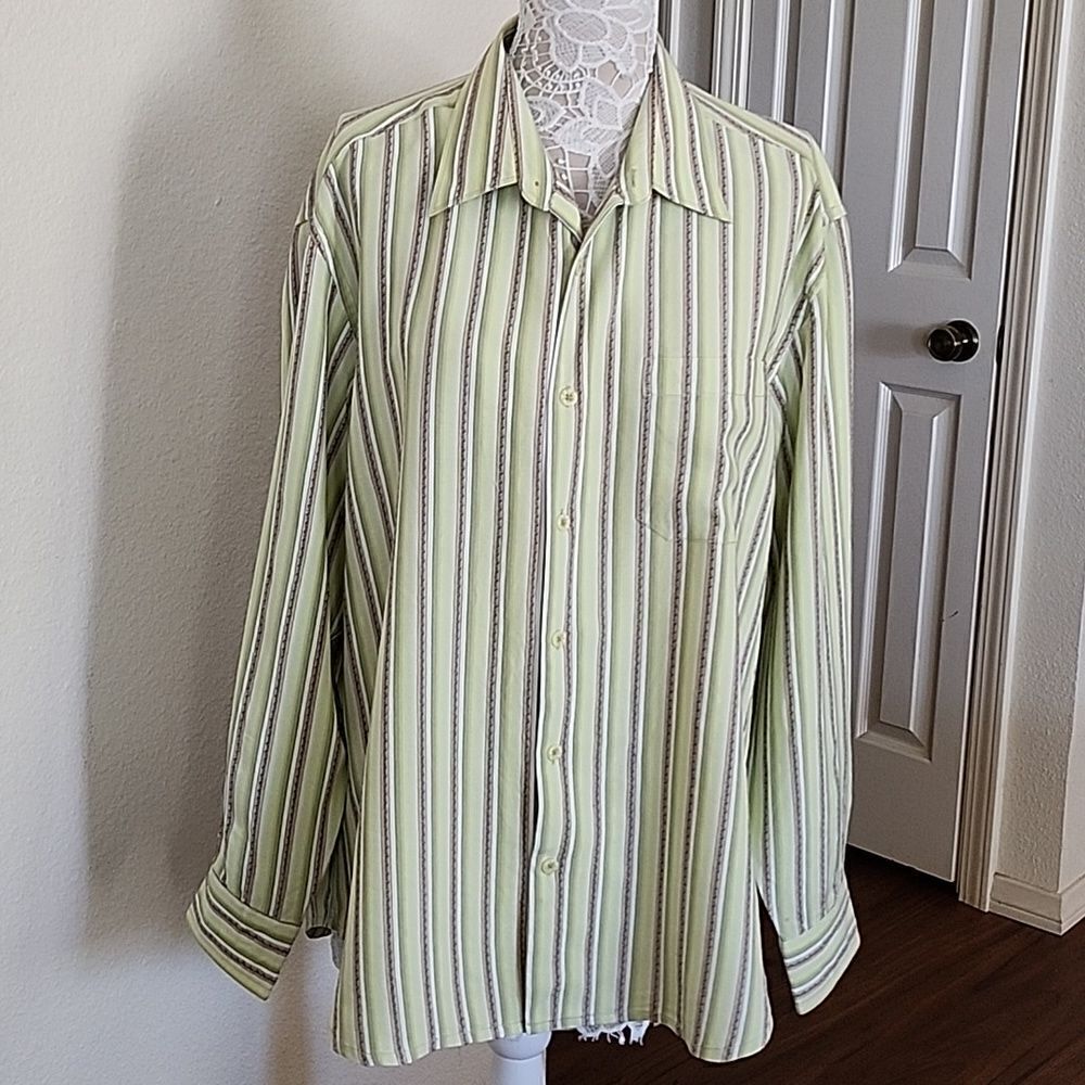 Tommy Bahama Long Sleeved Button Down Shirt Size XL